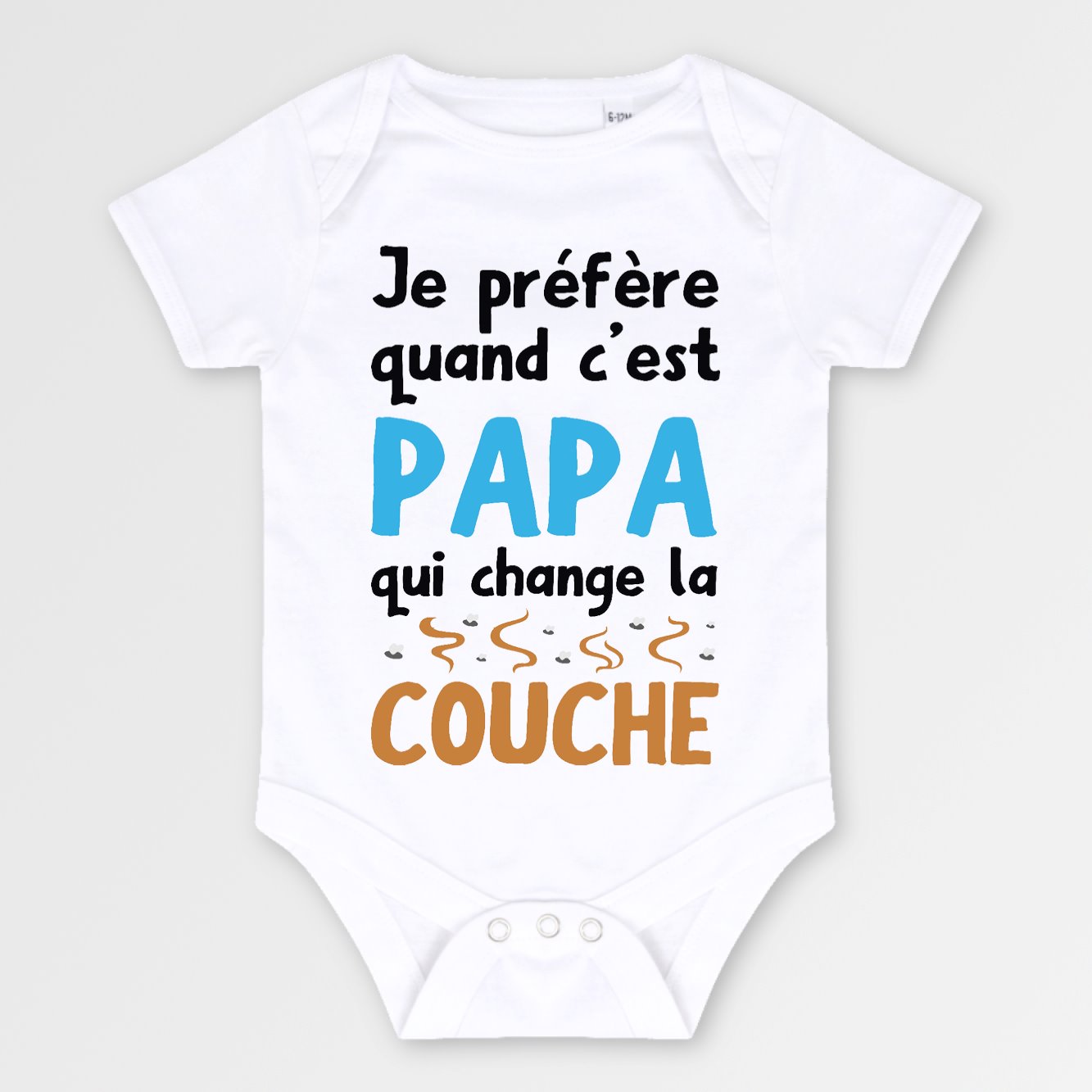 https://tshirt-culte.com/cdn/shop/products/body-bebe-papa-qui-change-la-couche-blanc-652597.jpg?v=1691648086