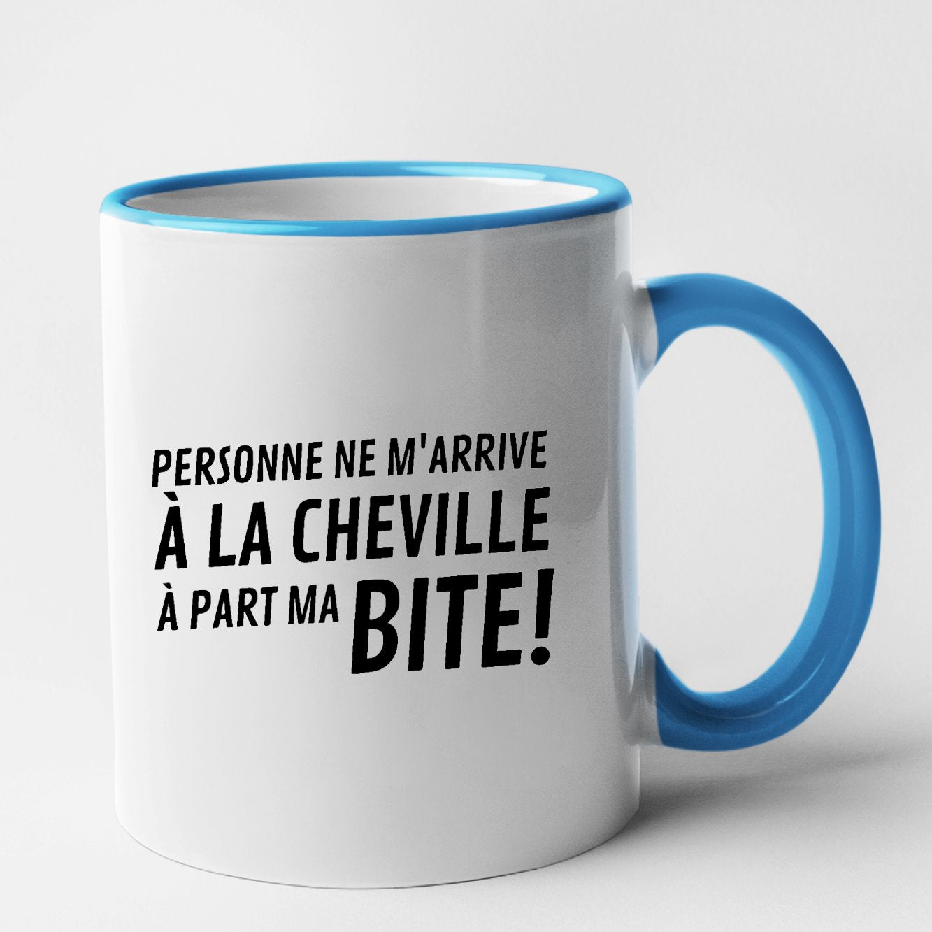 Mug Personne ne m'arrive à la cheville Bleu