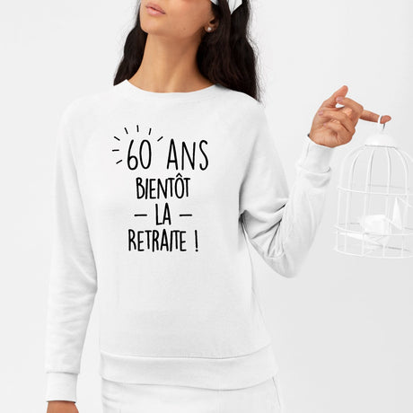 T-shirt essentiel for Sale avec l'œuvre « Je n'ai pas 50 ans j'ai 18 ans  avec 32 ans d'expérience, 60e anniversaire cadeau drôle homme femme 60 ans  fête » de l'artiste designedguide
