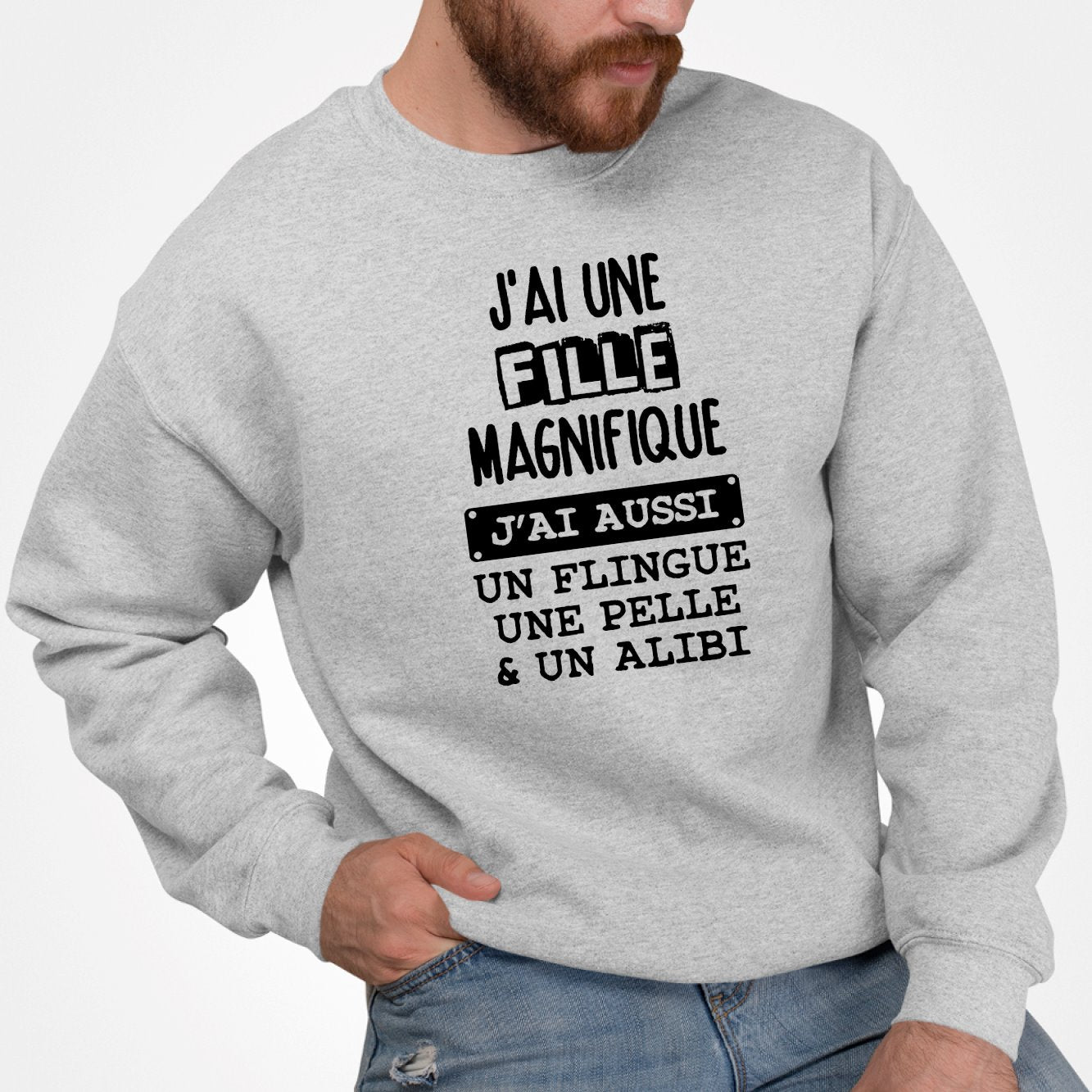 Une fille en sweat hot sale