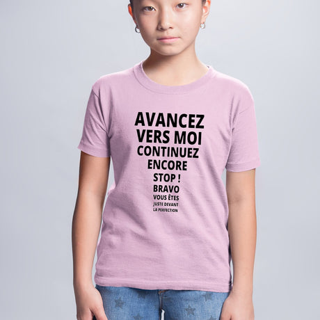 T-Shirt Enfant Avancez vers la perfection Rose